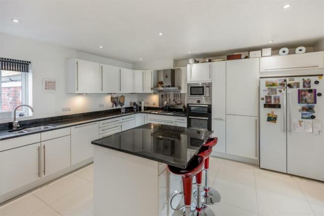 8577228-interior13.jpg