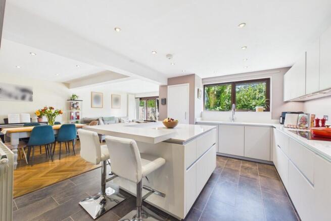 Kitchen/dining ro...