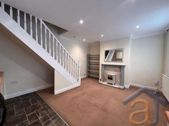 Living Room - Photo 2