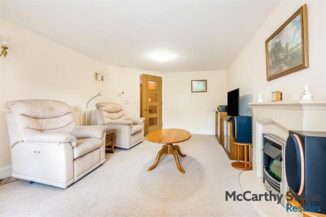8691305-interior08.jpg