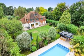 88, Silverdale Avenue, Walton-on-thames KT12 1EL