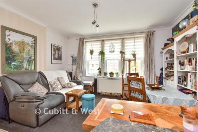 Lounge/ Kitchen