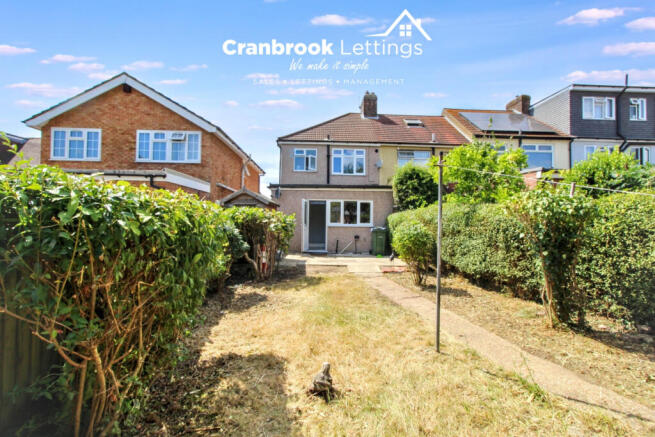 3 bed end of terrace to rent Bellevue Road, Romfo