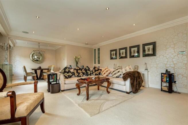 38 Theydon Bower (2).jpg
