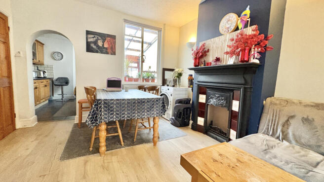 Winchester Street, Taunton, Somerset photo 4