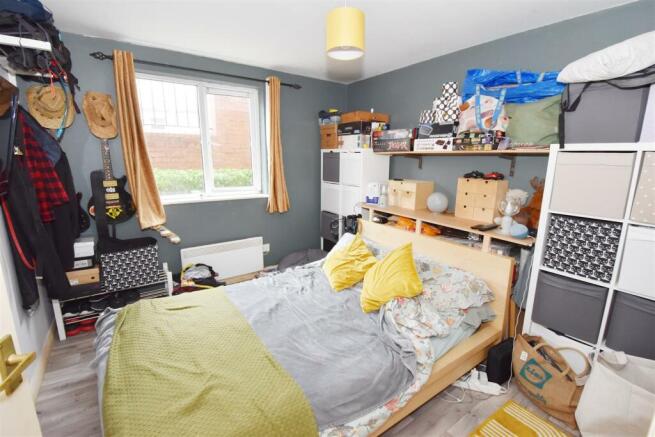 Bedroom 1.jpg