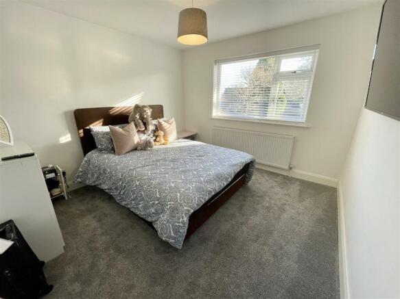 7. BED2.jpg
