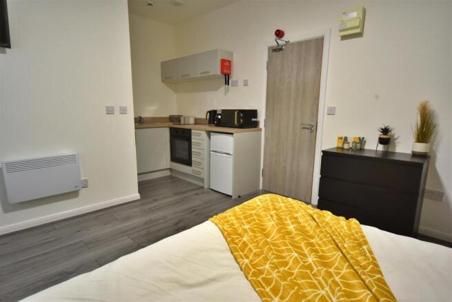 1 bed Apartment to rent Image 4