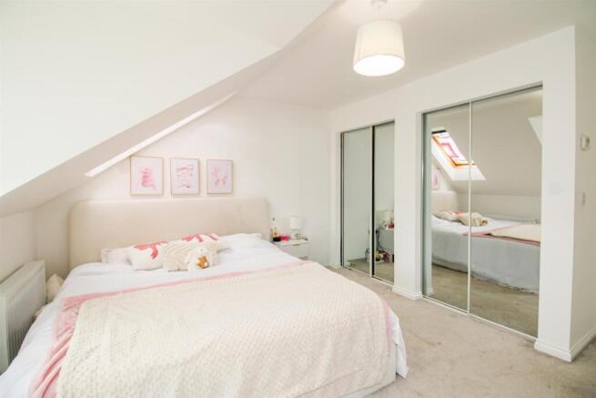 4 bed Detached for sale Image 12