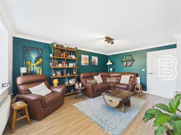 Living Room (1).jpg