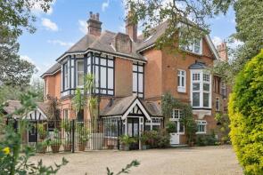 1, 10 Walmsley House, Mckinley Road, Bournemouth BH4 8AQ