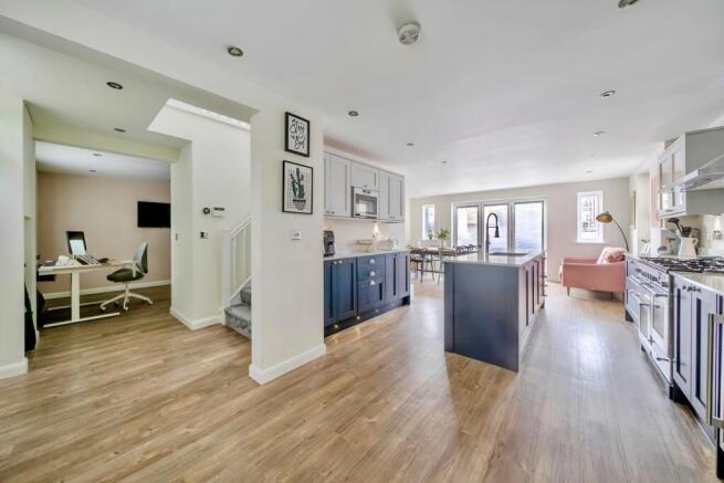 Open-plan kitchen dining