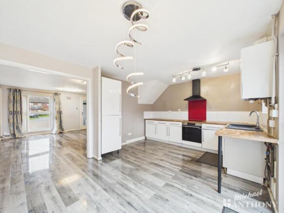 CAM02773G0-PR0423-STILL011