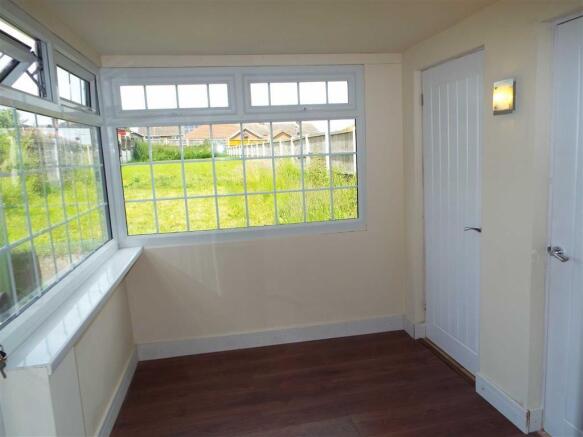 GARDEN ROOM/DINING R