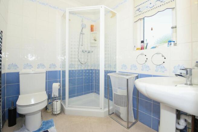 Bedroom 2, ensuite