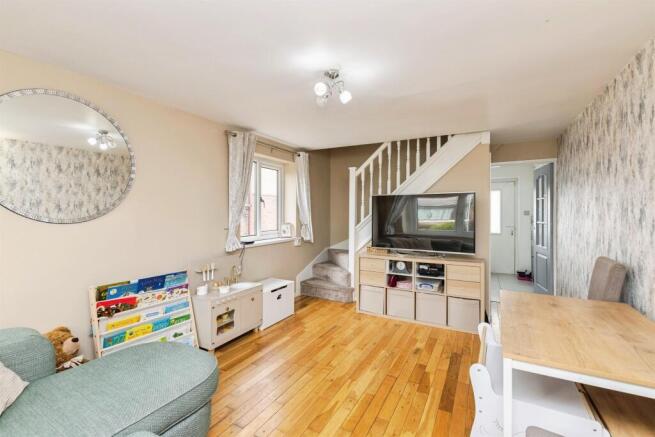 2 bed Semi-Detached for sale Image 2
