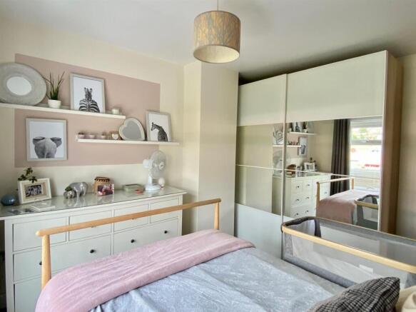 3 bed Semi-Detached for sale Image 8