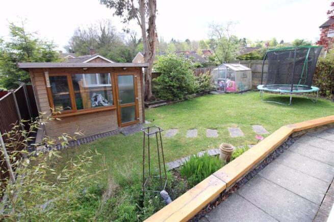 SIDE\REAR GARDENS