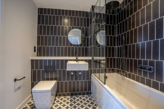 2 bed Apartment for sale Image 4