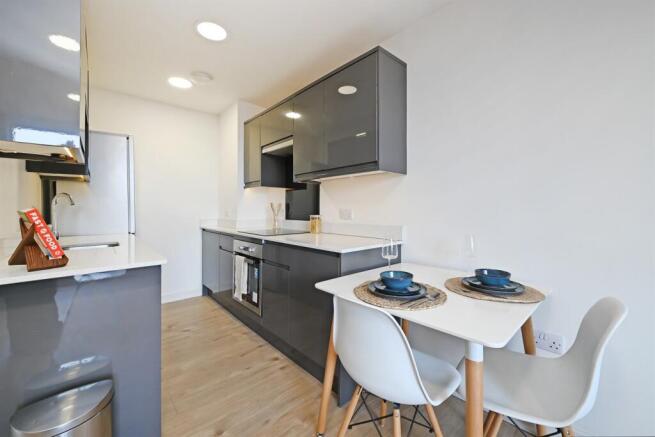 1 bed Apartment to rent Image 4