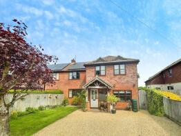Oakdene, Old Chapel Lane, Charter Alley RG26 5PX