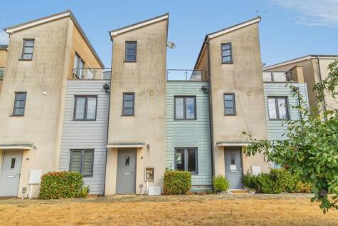 Selkirk Drive, Oakridge Park, Milton Keynes, Buckinghamshire, MK14