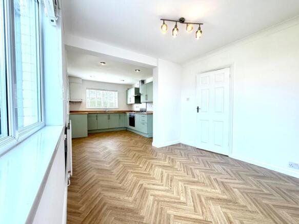 3 bed Semi-Detached for sale Image 4