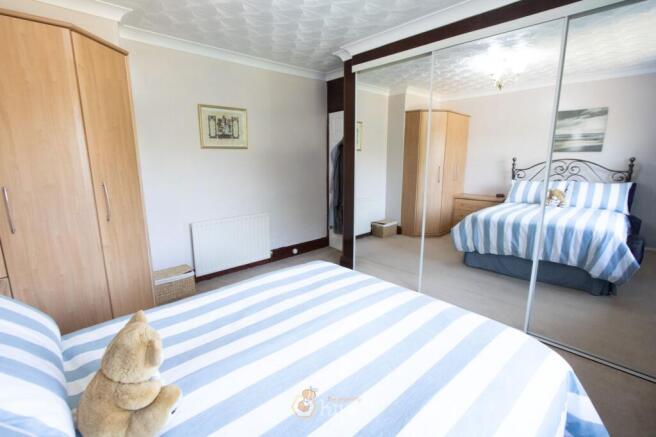 3 bed Semi-Detached for sale Image 11