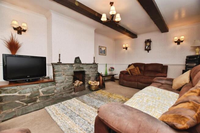 4 bed Semi-Detached for sale Image 8
