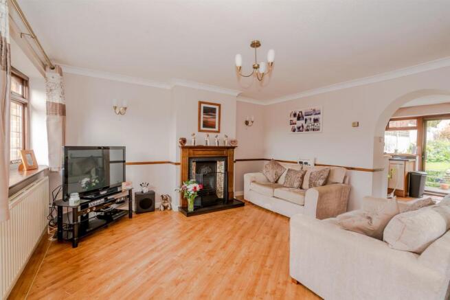 Parkview Crescent, Walsall, WS28TY-2.jpg