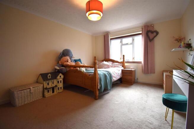 Bedroom 2.JPG
