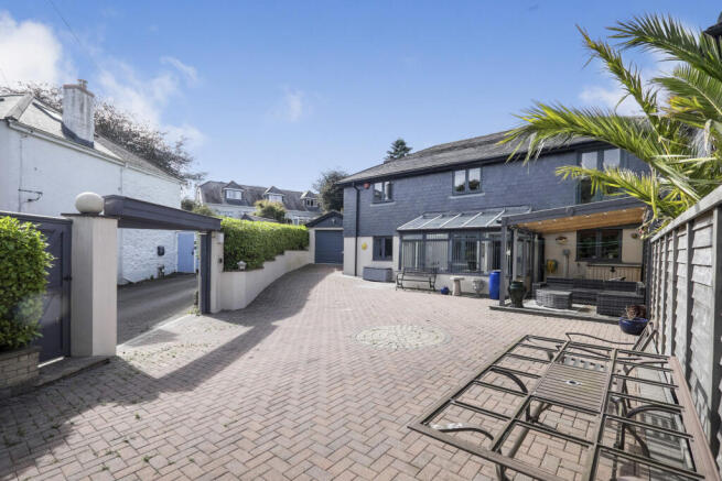 pbox-IMG.jpg