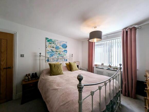 2 bed Detached Bungalow for sale Image 8