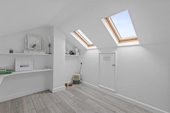 LOFT ROOM