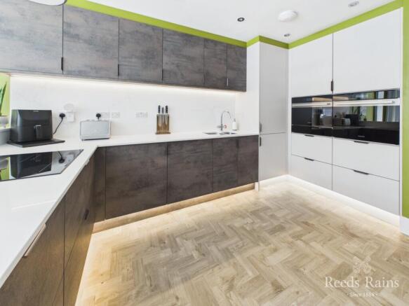 4 bed Detached for sale Image 4