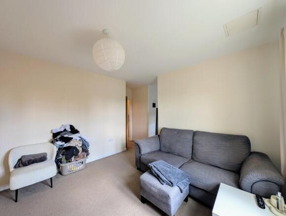 2 bed Flat to rent Image 4