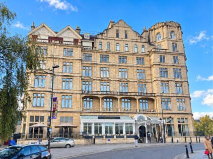 The Empire, Grand Parade