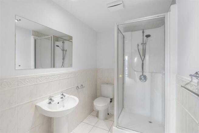 2 bed Apartment to rent Image 10
