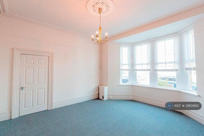 Lounge/Bedroom - Grd Flr Front