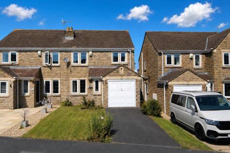 Clayton Hall Road, Cross Hills, BD20