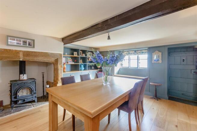 8362256-interior29.jpg