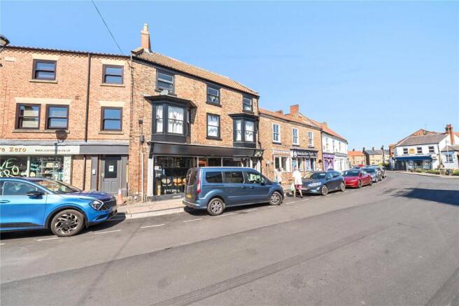 4 bed Not Specified for sale Image 8