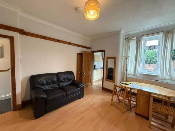 4 bed Terraced to rent Image 7