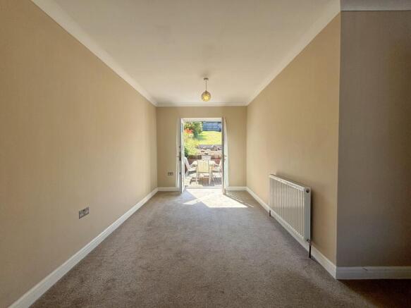 3 bed Semi-Detached to rent Image 9