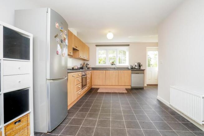 4 bed Detached for sale Image 7