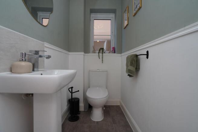 3 bed Semi-Detached for sale Image 8