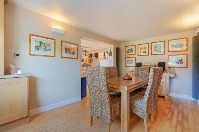 4 bed Detached for sale Image 10