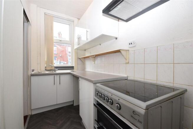 2 bed Terraced to rent Image 4