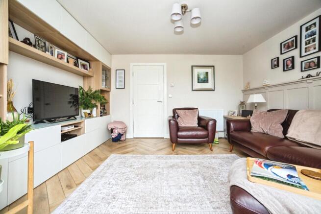 3 bed Semi-Detached for sale Image 7