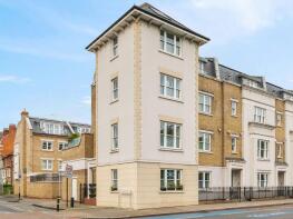 154b, Battersea Park Road, London SW11 4ND